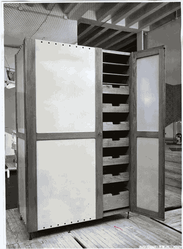 Image for VIII Triennale - Arredamento - Prima parte. Mobili singoli suddivisi per funzione - Armadio componibile - Ignazio Gardella
