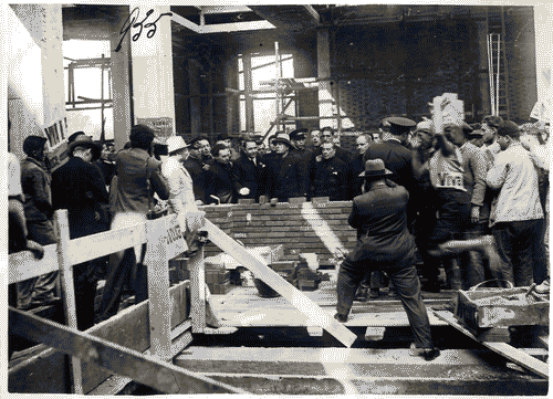 Image for Visita di Mussolini ai lavori della costruzione del Palazzo dell'Arte