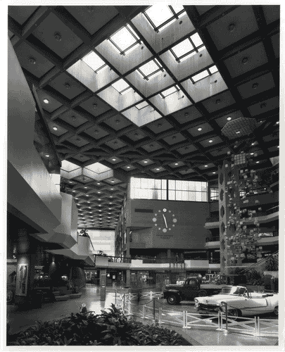 Image for XVII Triennale - Le città del mondo e il futuro delle metropoli - Partecipazioni internazionali - Sezione Canada - Atrio del Complexe desjardins, a Montreal