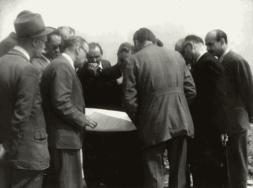 Image for VIII Triennale - Quartiere sperimentale della Triennale di Milano QT8 - Sopralluogo al cantiere - Piero Bottoni