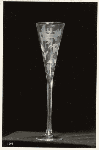 Image for V Triennale - Arti decorative e industriali - La Strada-Mostra d'ambienti moderni - Saletta d'esposizione di Fontana Arte - "La pace universale" bicchiere di cristallo inciso