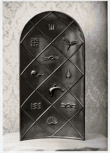 Image for V Triennale - Arti decorative e industriali - Sala dell'E.N.A.P.I. - Oggetti di metallo - Nicchia in rame sbalzato