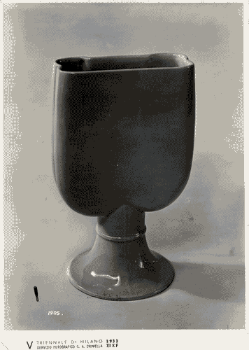 Image for V Triennale - Arti decorative e industriali - Sala dell'E.N.A.P.I. - Ceramica - Vaso di Cosimo Ettorre