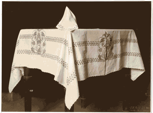 Image for II Biennale - Espositori vari - Tovaglia stampata a mano color ruggine