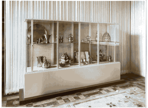 Image for Vetrina con oggetti in bronzo nella sezione della Germania, sala 126