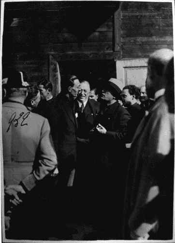 Image for Visita di Mussolini ai lavori della costruzione del Palazzo dell'Arte