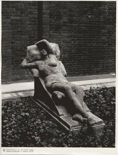 Image for V Triennale - Palazzo dell'Arte - Giardino interno - Statua giacente di Timo Bortolotti