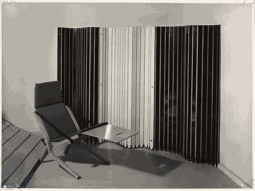 Image for X Triennale - Mostra del mobile singolo - Poltrona "Neptune" di Alberto Rosselli - Paravento di Ernest Race