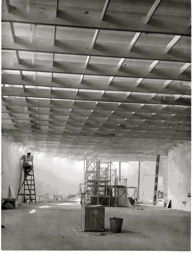 Image for Lavori di allestimento della Sezione dei metalli nella Mostra delle Produzioni d'arte