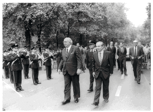 Image for XVII Triennale - Le città del mondo e il futuro delle metropoli - Inaugurazione - Eugenio Peggio - Giovanni Spadolini - Luigi Corbani
