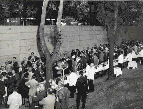 Image for 07_Inaugurazione. Festa nel parco