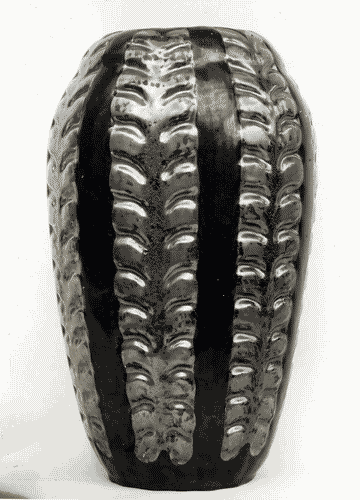 Image for Vaso in maiolica a palmette plastiche con smalto a lustro cangiante