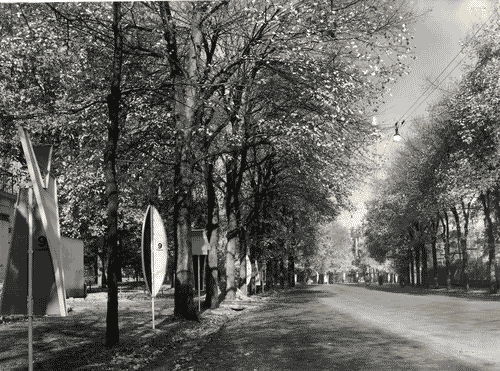 Image for IX Triennale - Sistemazione decorativa dei viali di accesso - Viale Alemagna - Elementi pubblicitari in lamiera verniciata