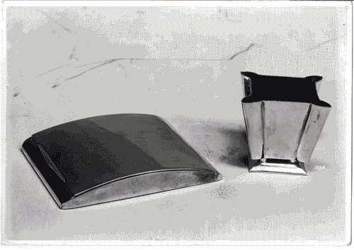 Image for V Triennale - Arti decorative e industriali - Sala dell'E.N.A.P.I. - Argenteria - Scatola e portasigarette in argento di Luigi Porro di Milano