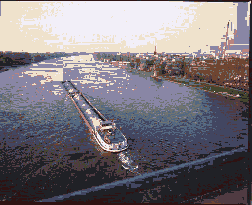 Image for XVII Triennale - Le città del mondo e il futuro delle metropoli - Partecipazioni internazionali - Sezione Germania - Raffineria lungo il Reno nei pressi di Karlsruhe