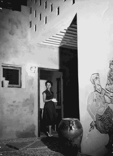 Image for X Triennale - Mostra della casa - Alloggio UNRRA-CASAS - Cortile - Luigi Piccinato - Francesco Gnecchi Ruscone - Giovanna Pericoli