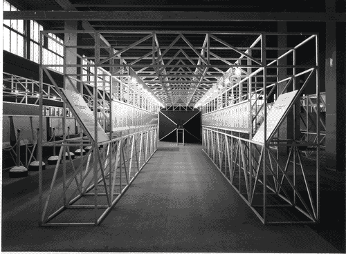 Image for XVI Triennale - Primo ciclo - Lo spazio audiovisivo - Spazio reale-spazio virtuale - Installazione "Abitare è essere ovunque a casa propria"