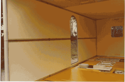 Image for Abitazioni per l'emergenza - Fasi di montaggio di unità per emergenza (Montedil)