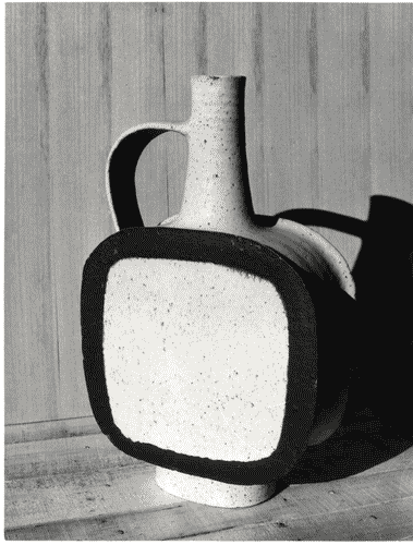 Image for XIII Triennale - Le produzioni - Settimo ripiano - Bottiglia in gres - Guido Gambone