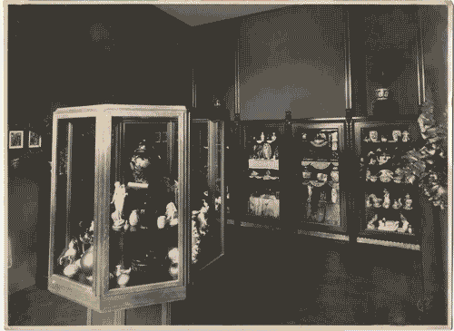 Image for III Biennale - Sezione Ungherese - Vetrine con ceramiche