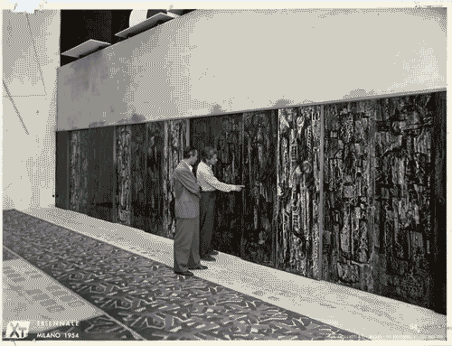 Image for X Triennale - Palazzo dell'Arte - Pianerottolo dello scalone d'onore - Ante di porta in legno disegno Mirko Basaldella - Stuoie disegno di Giuseppe Ajmone