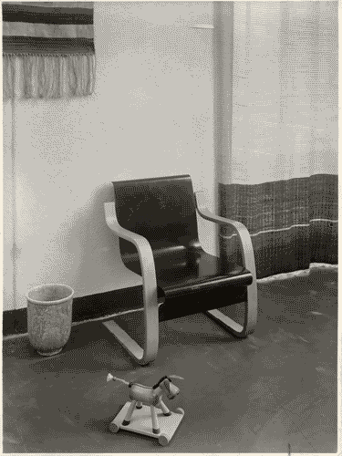 Image for V Triennale - Arti decorative e industriali - Mostre estere - Finlandia - Poltrona in legno di Alvar Aalto