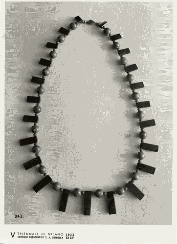 Image for V Triennale - Arti decorative e industriali - Sala dell'E.N.A.P.I. - Coralli e cammei-avorio - Collana in corallo e madreperla