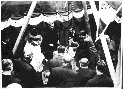 Image for Cerimonia della posa prima pietra del palazzo dell'Arte - Maria Bernocchi Riboldi - Muzio, Giovanni