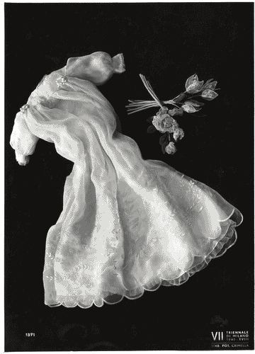 Image for Abito da battesimo nella sezione dei merletti e dei ricami della mostra dei tessuti e dei ricami