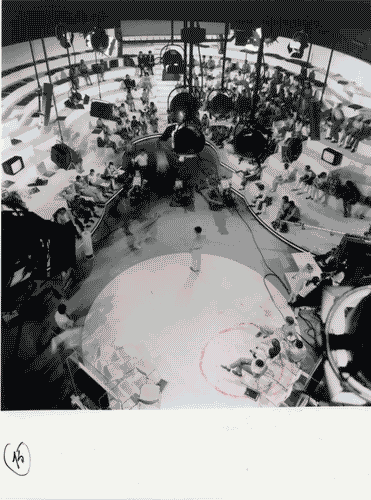 Image for XVI Triennale - Terzo ciclo - Lo spazio audiovisivo - Lo spazio scenografico della televisione italiana - Studio televisivo per il settore "Analisi e decodificazione"