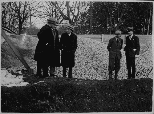 Image for Sopralluogo ai lavori di costruzione del Palazzo dell'Arte - Giulio Barella