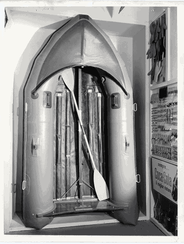 Image for XIII Triennale - Sezione dell'Italia - Seconda parte: l'equilibrio perduto - Quarto settore: Le offerte della civiltà dei consumi