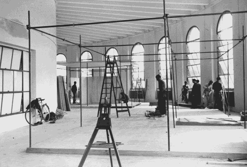 Image for VIII Triennale - Palazzo dell'Arte - Lavori di allestimento - Unificazione, modulazione e industrializzazione nell'edilizia - Curva piano primo