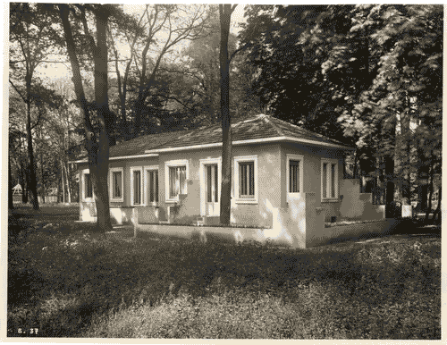 Image for IV Triennale - Giardino - La casa del dopolavorista di Luisa Lovarini