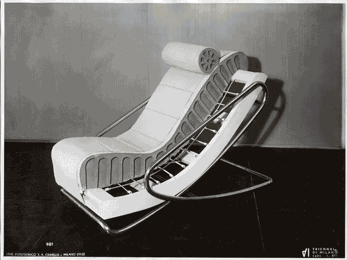 Image for VI Triennale - Mostra dell'arredamento - Sala di attesa per lo studio di un medico di Piero Bottoni e Mario Pucci - Poltrona a telaio incrociato con sospensione elastica e imbottitura di gommapiuma