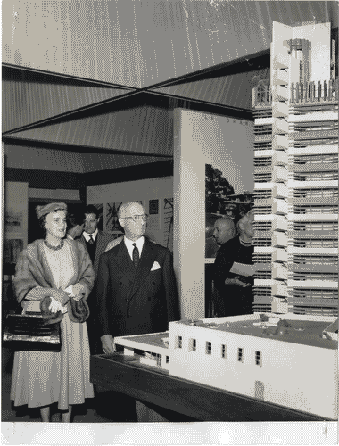 Image for XII Triennale - Visita di Olgivanna Lloyd Wright e dell'ambasciatore James David Zellerbach