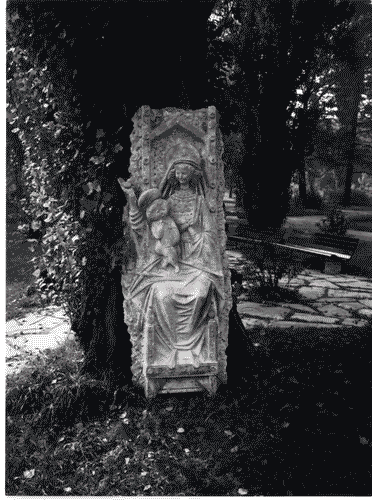 Image for X Triennale - Parco Sempione - Mostra del fiore e del giardino - Sculture ed elementi di plastica decorativa collocati nel parco Sempione - Altorilievo in ceramica "Madonna col bimbo in trono" - Angelo Biancini