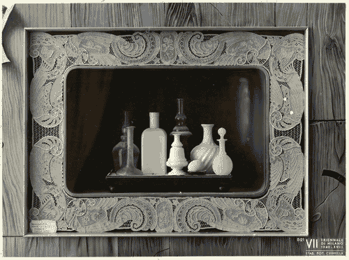 Image for VII Triennale - Mostra dei tessuti e dei ricami - Sezione dei merletti e dei ricami - Cornice in pizzo "Venezia"