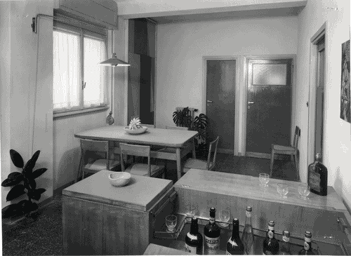 Image for IX Triennale - Quartiere sperimentale della Triennale di Milano (QT8) - Mostre speciali al QT8 in occasione della Nona Triennale - Casa INA-Casa a 11 piani - Alloggio n. 14 - Soggiorno-pranzo