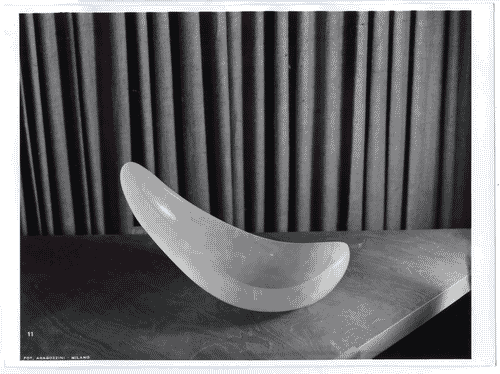 Image for XI Triennale - Mostra delle Produzioni d'arte - Sezione dei pizzi, ricami, alabastri - Centro tavola in alabastro trasparente - Gianfranco Gianfaldoni