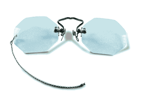 Image for XX Triennale - La memoria e il futuro - Gli occhiali presi sul serio - Pince-nez bifocali con catenella