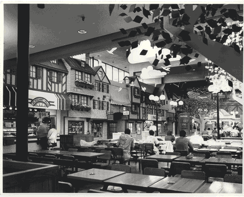 Image for XVII Triennale - Le città del mondo e il futuro delle metropoli - Partecipazioni internazionali - Sezione Canada - Villaggio normanno in un centro commerciale di Quebec