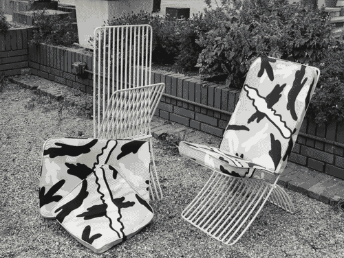 Image for IX Triennale - Abitazione - Alloggio n. 8: interno di casa per vacanze - Renato G. Angeli - Ico Parisi - Gianni Saibene - Sedia da giardino in ferro, con cuscini