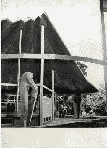 Image for X Triennale - Parco Sempione - Padiglione per soggiorno - Ico Parisi - Silvio Longhi - Luigi Antonietti - Scultura in cemento "Grande motivo" - Francesco Somaini