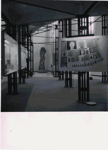 Image for X Triennale - Salone d'onore. I trent'anni della Triennale 1924-54 - Franco Albini e Franca Helg - Sul fondo scultura in pietra "Annunciazione" di Arturo Martini