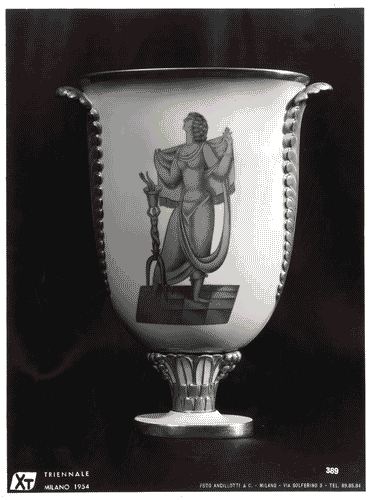Image for X Triennale - Salone d'onore. I trent'anni della Triennale 1924-54 - Vaso con decorazioni in oro di Gio Ponti per Richard Ginori