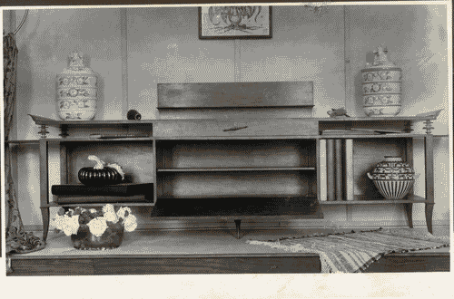 Image for III Biennale - Sala de Il Labirinto, particolari di arredamento - Cassone per libri di Tomaso Buzzi