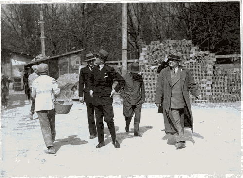 Image for Sopralluogo ai lavori di costruzione del Palazzo dell'Arte - Marcello Visconti di Modrone - Carlo Alberto Felice - Giovanni Muzio