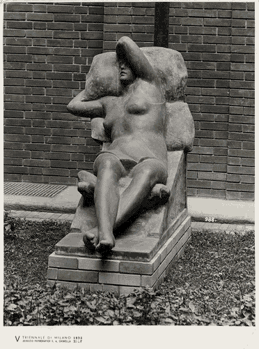 Image for V Triennale - Palazzo dell'Arte - Giardino interno - Statua giacente di Timo Bortolotti