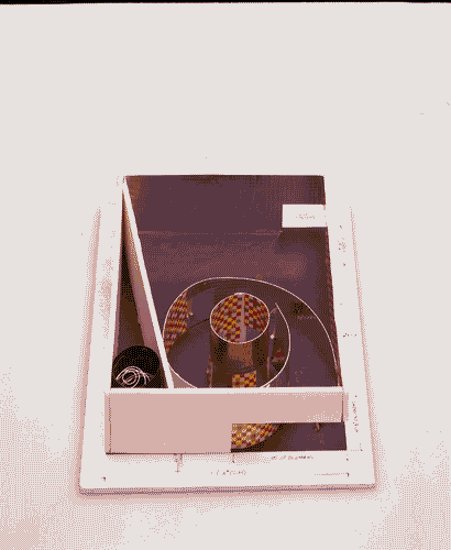 Image for XVII Triennale - Le città del mondo e il futuro delle metropoli - Oltre la città la metropoli - Grafica (figure e illustrazioni, fra immagine e messaggio) - Modellino della sezione